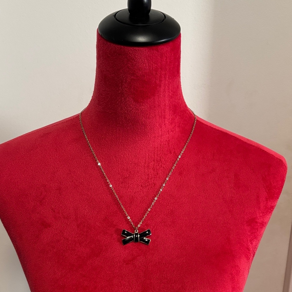 Vintage Black Bow Pendant Necklace - Costume Jewelry